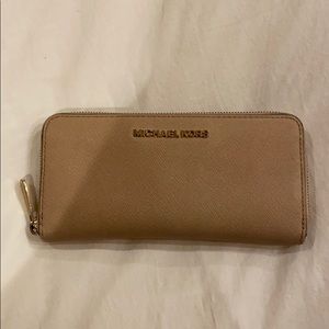 Nude Michael Kors Wallet